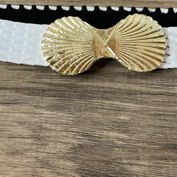 Vintage White Dragon Scale Metal Stretch Belt Gold Shell Buckle - Picture 4 of 9